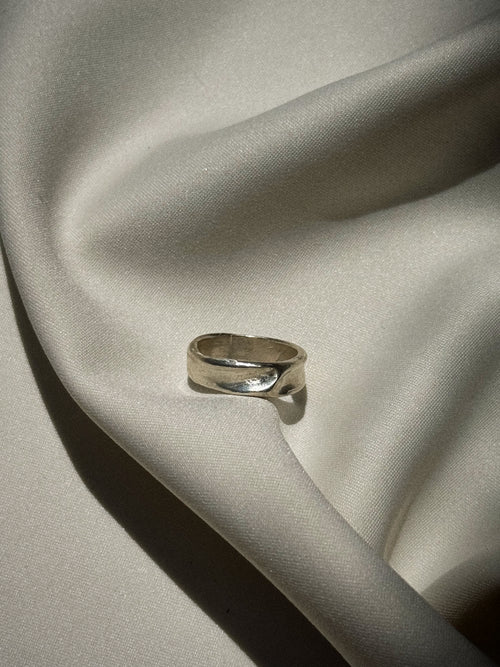 Bond ring
